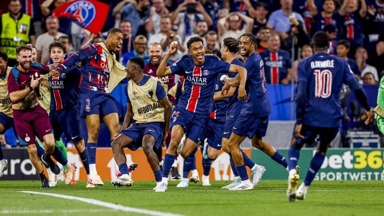 爱游戏官方入口-关于巴黎圣日耳曼训练开放日，关键时刻单刀错失引欢呼，德甲在即，轮换策略成焦点的信息